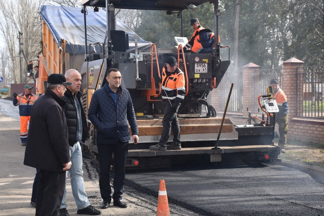 В станице Егорлыкской донские дорожники готовятся к ремонту трех дорог по нацпроекту