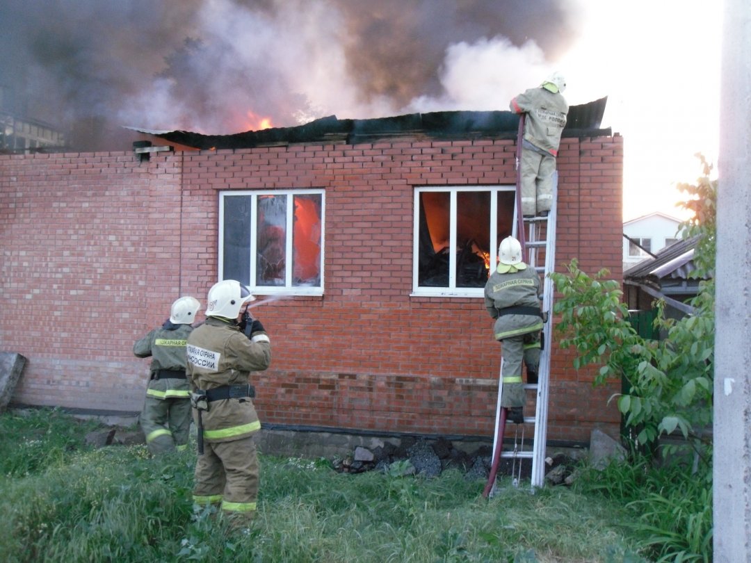 Пожар в частном жилом доме в Егорлыкском районе